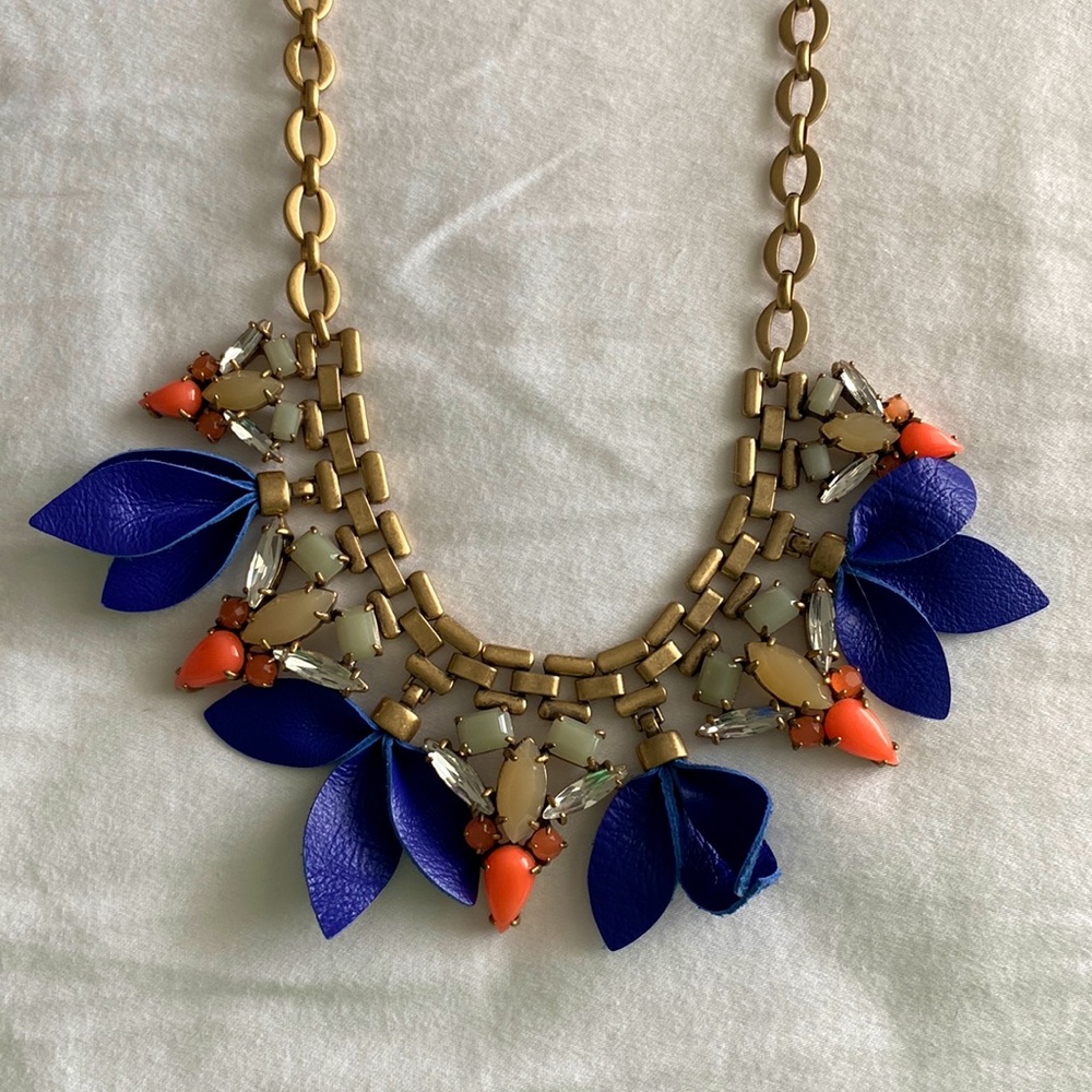 Stella & Dot tropical statement necklace